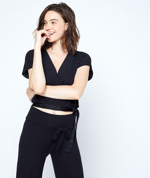 Top cache-coeur &agrave; nouer noir.