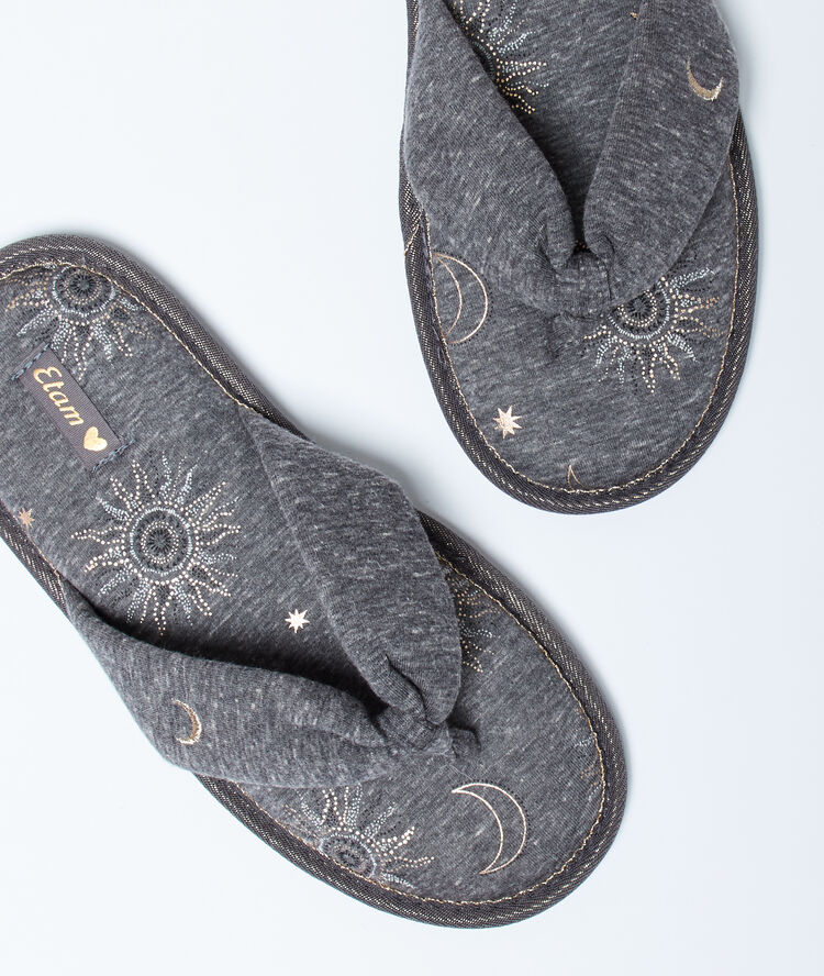 Zapatillas tipo chancla estampadas c.gris.