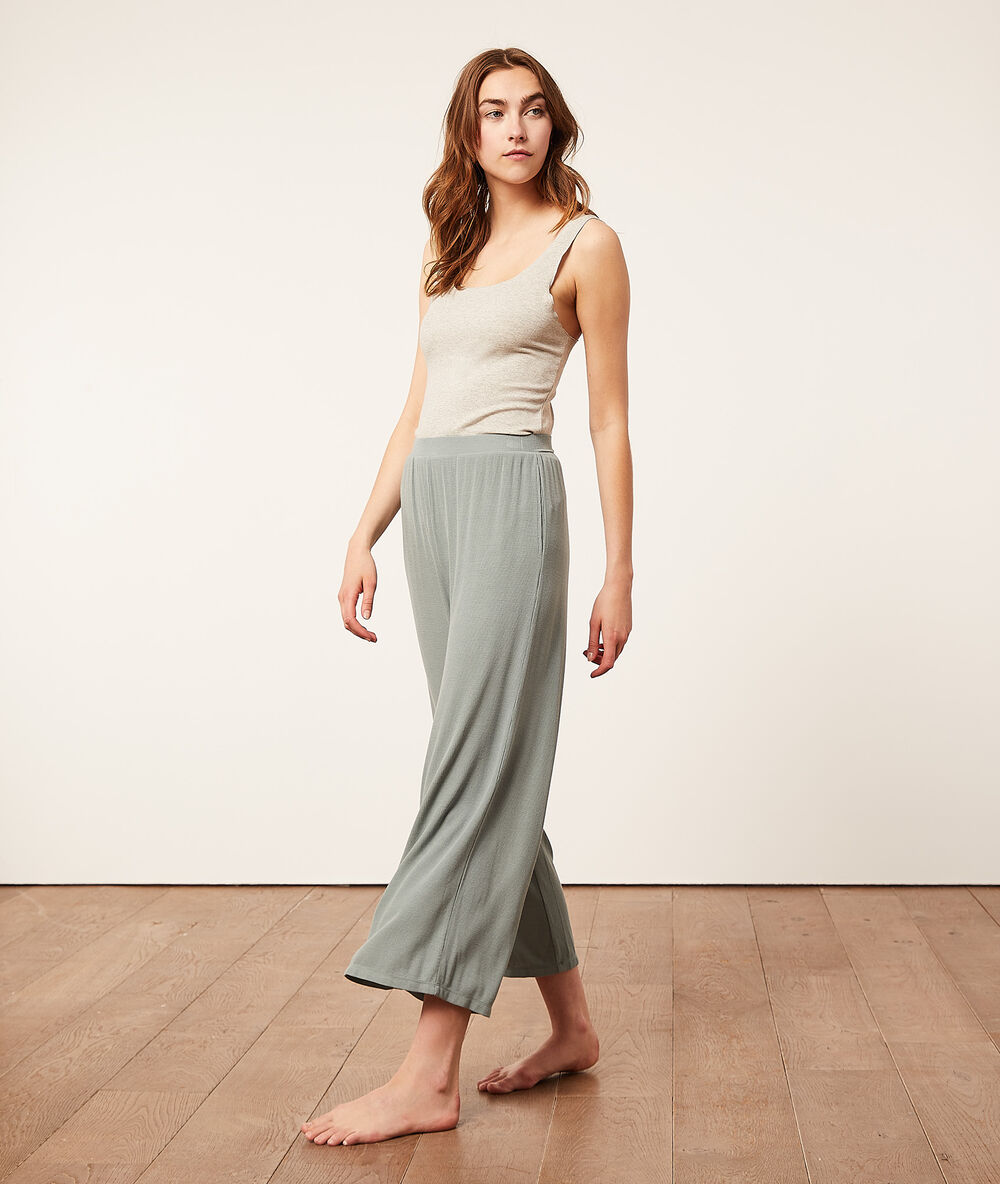 Pantalón pijama 7/8 celadón.