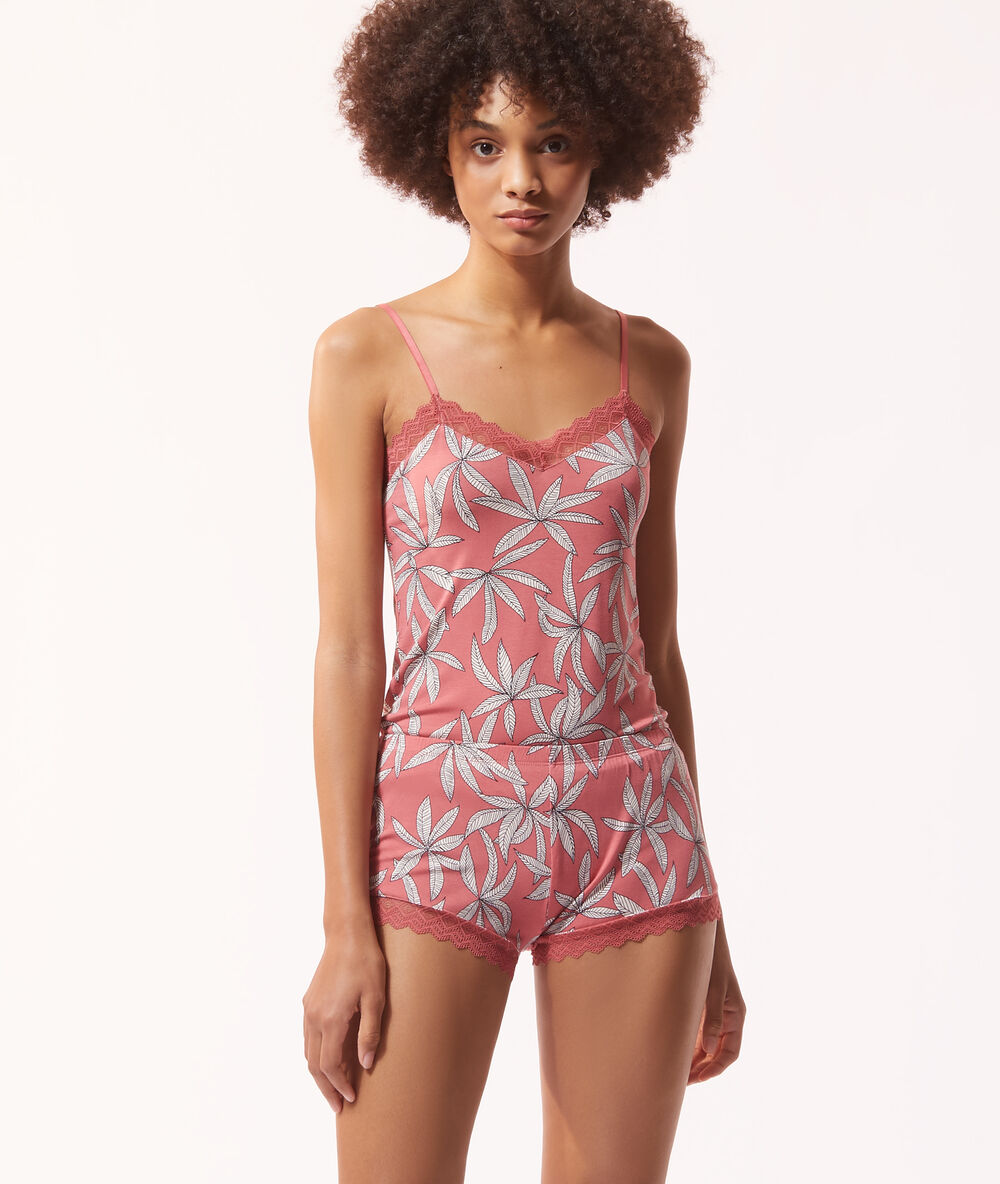 Top estampado rojo.