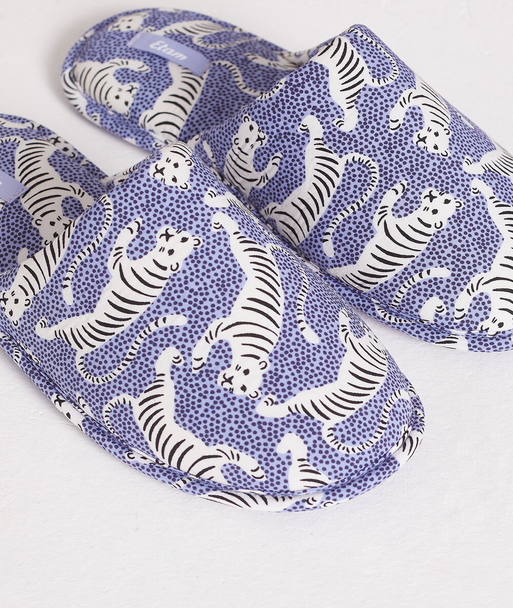 Zapatillas destalonadas estampado tigres azul.