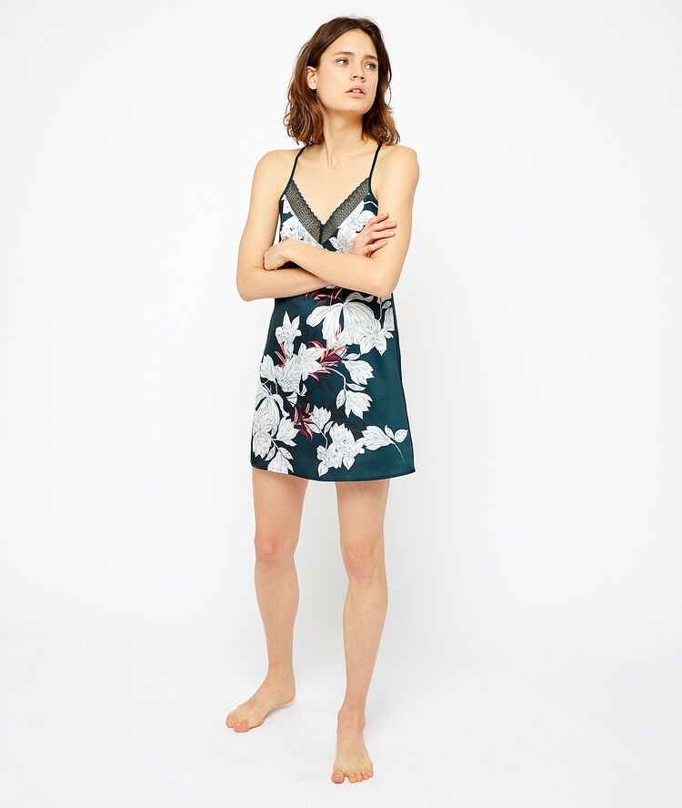 Camisón de satén y encaje, estampado floral verde.