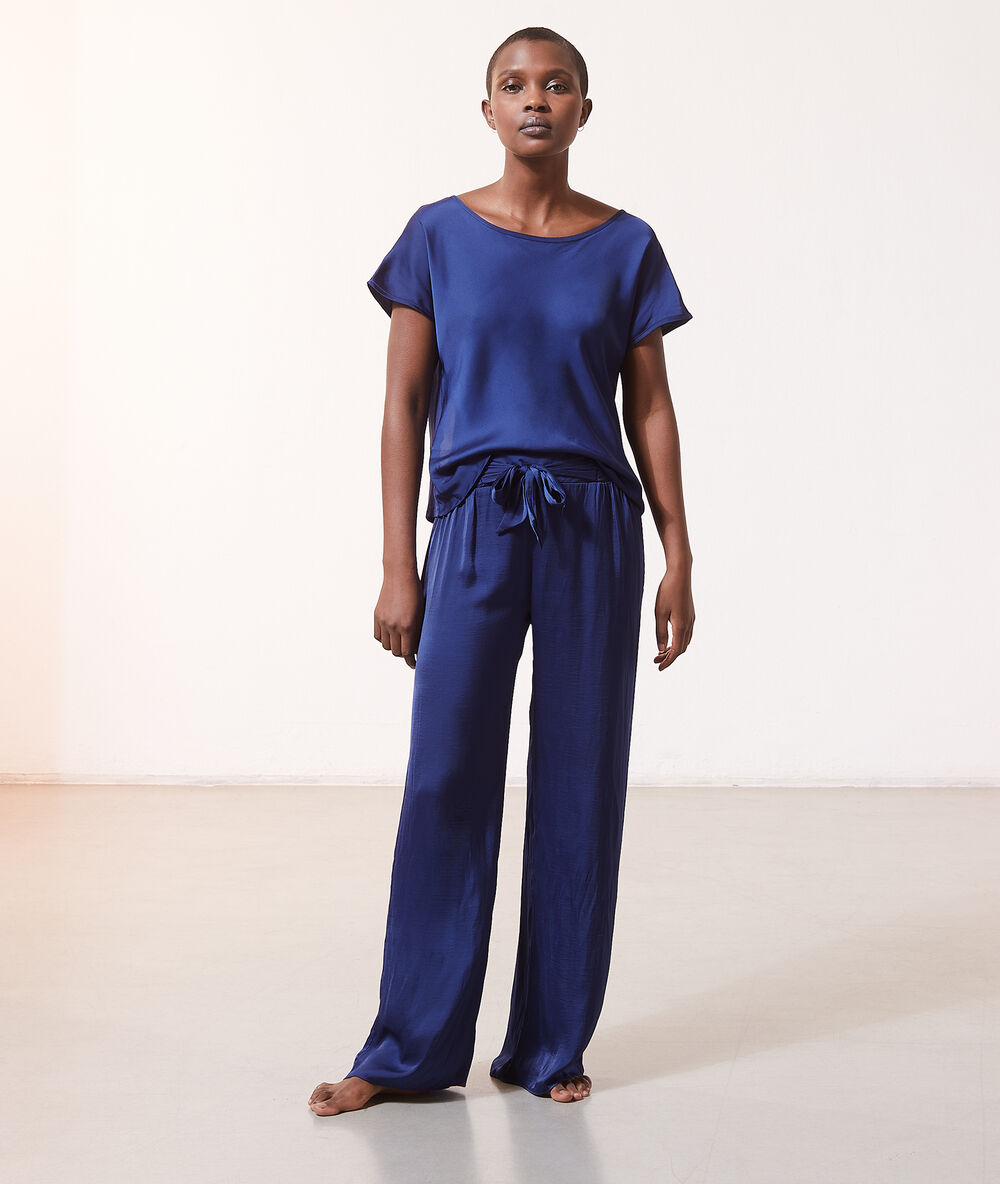 Pantalón pijama ancho de satén azul.