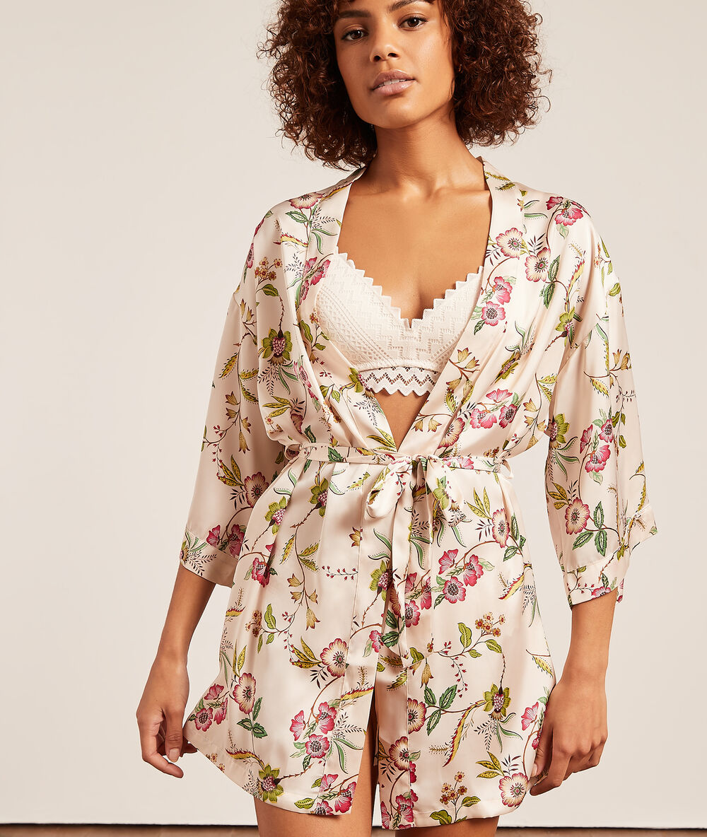 Kimono de satén, estampado floral crudo.