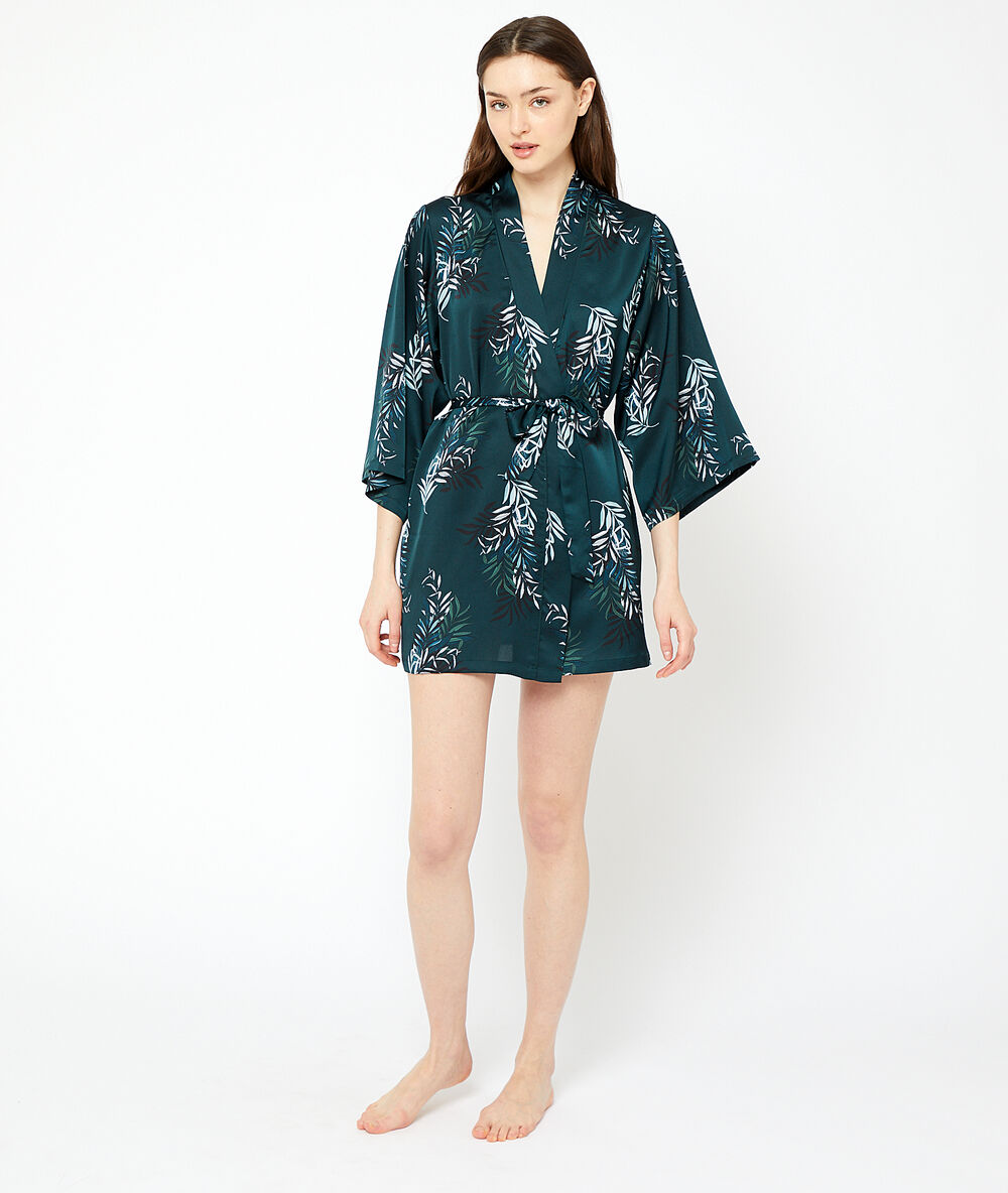 Bata tipo kimono estampado hojas verde.
