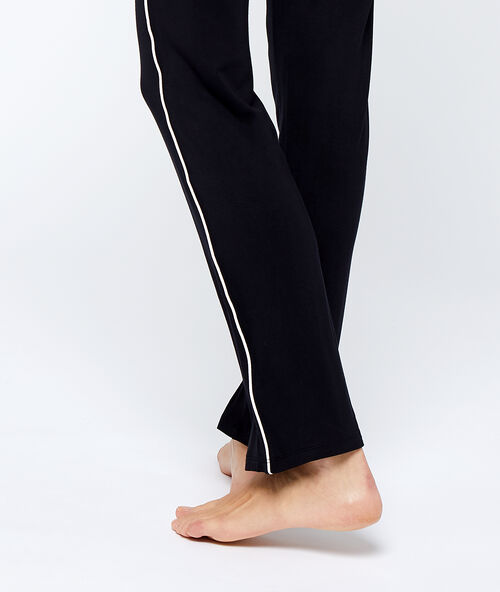 Pantalón pijama franjas laterales negro.