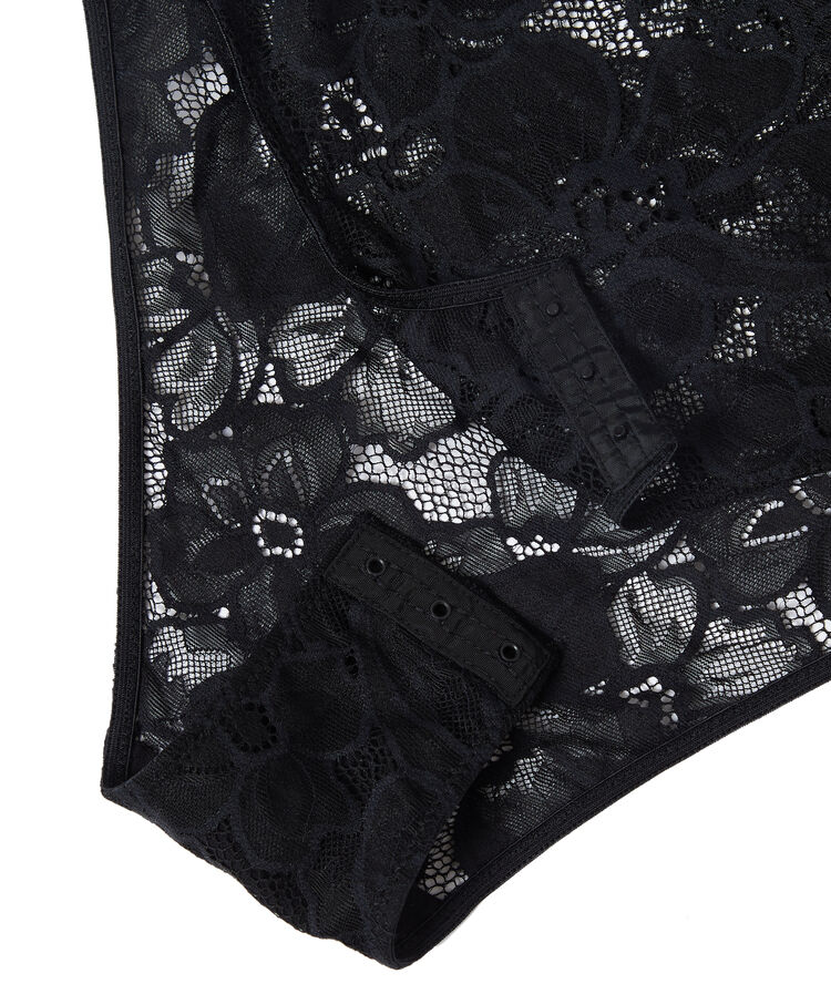 Body escotado de encaje floral negro.