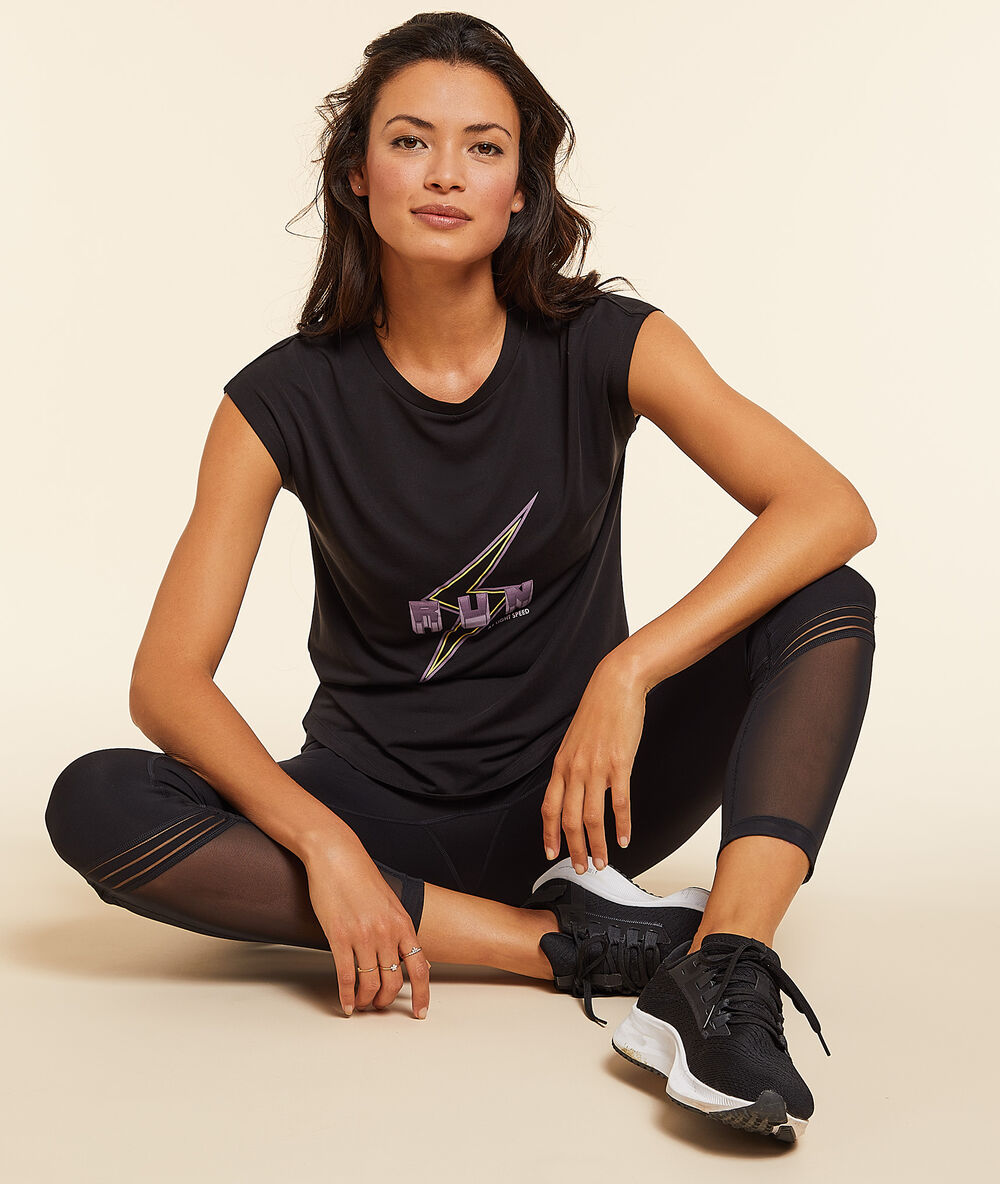 Camiseta manga corta 'run' negro.
