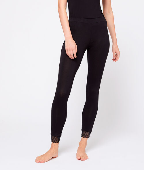 Leggings de viscosa y encaje negro.