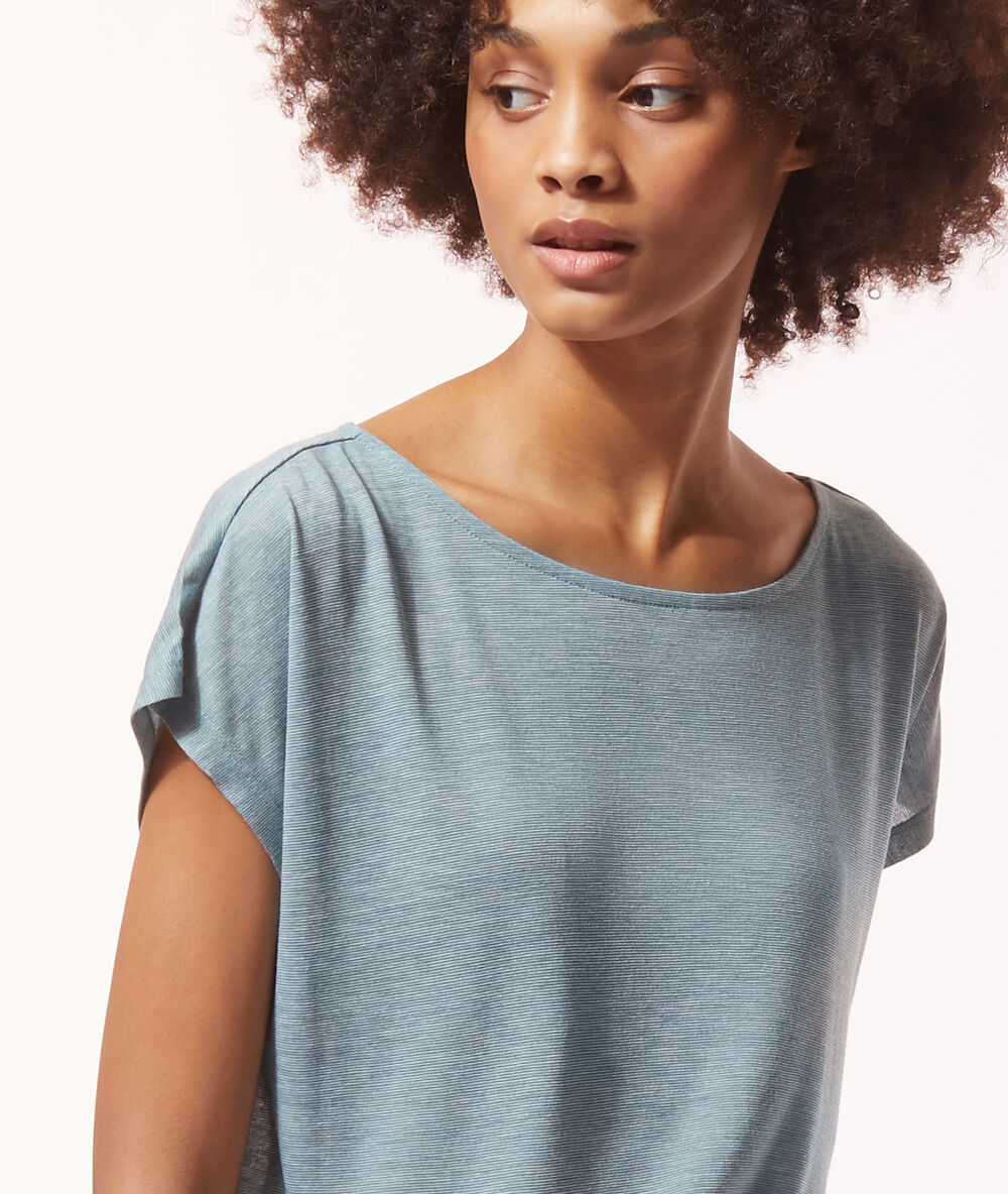 Camiseta lisa azul verde.