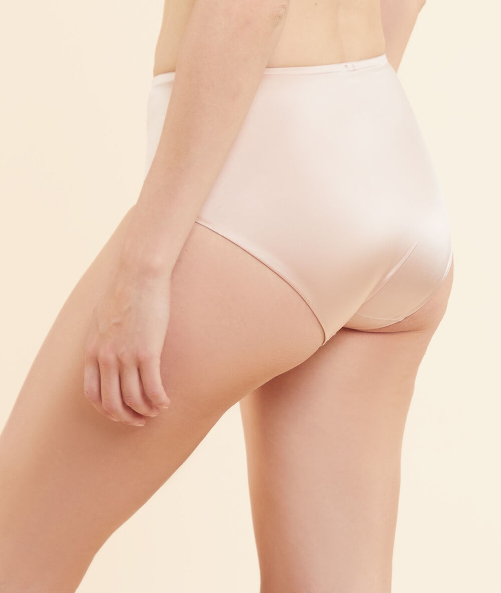 Braguita midi, tejido satinado rosa pálido.