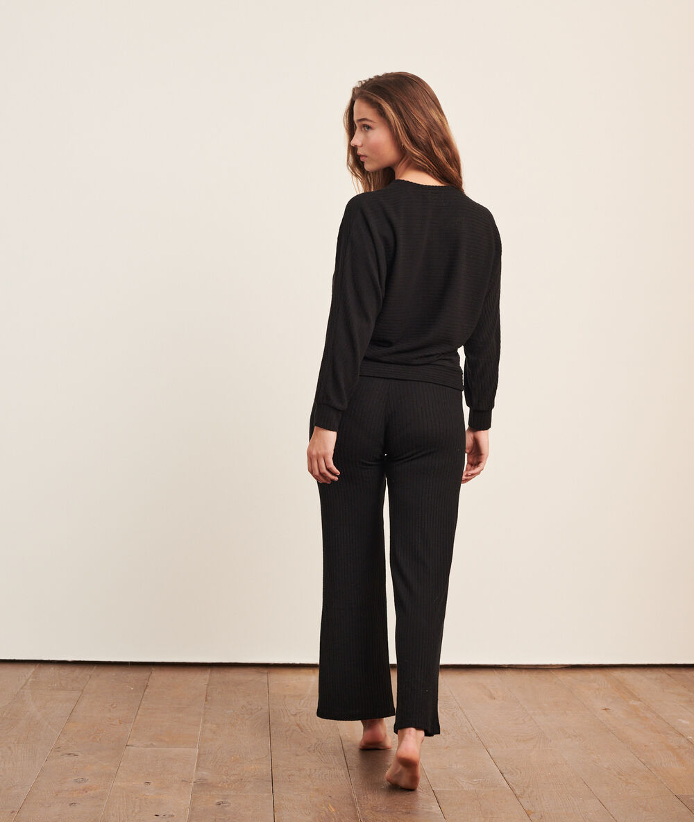 Top côtelé loungewear noir.