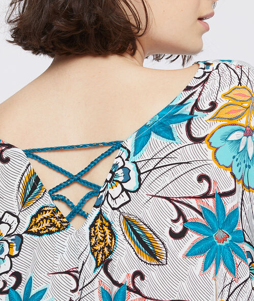 Camisón con estampado floral multicolor.