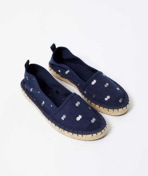 Alpargatas estampado de pi&ntilde;as azul.