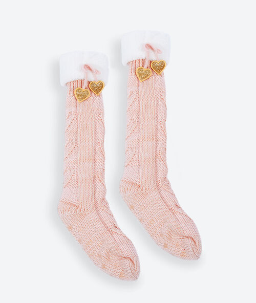 Calcetines punto tricotado forro interior rosa.