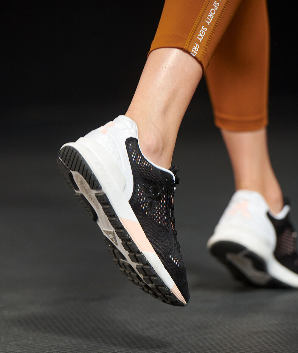 Zapatillas deportivas etam x le con sportif negro.