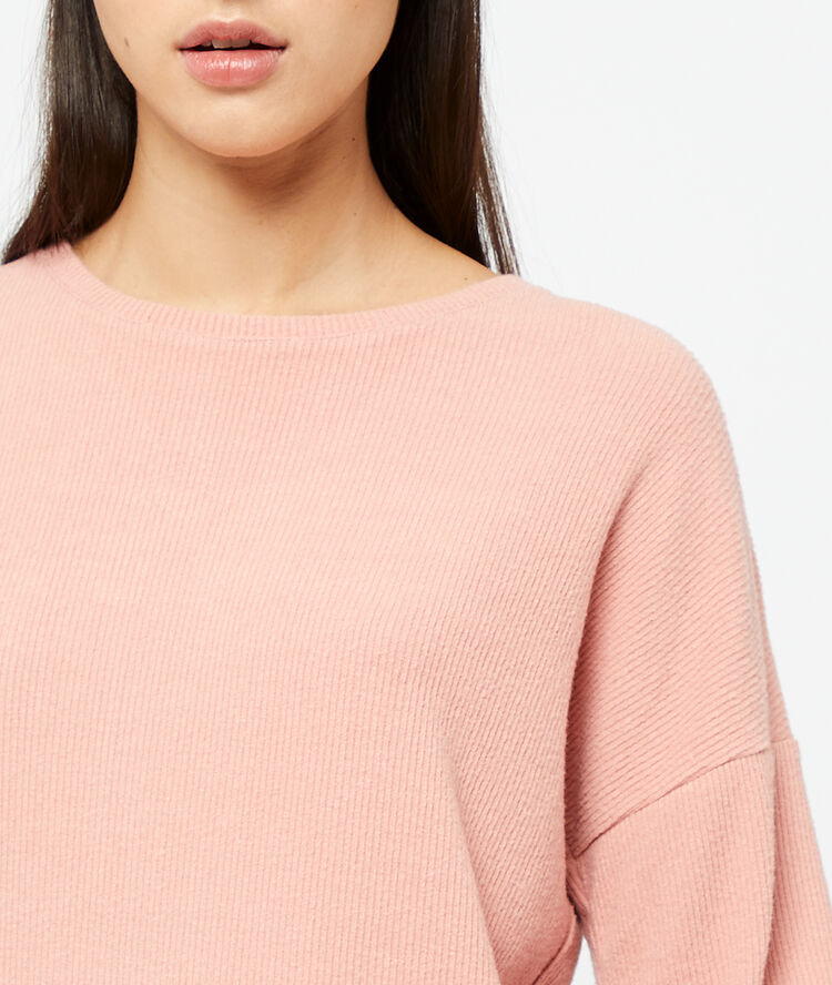 Camiseta manga larga viscosa rosa pálido.