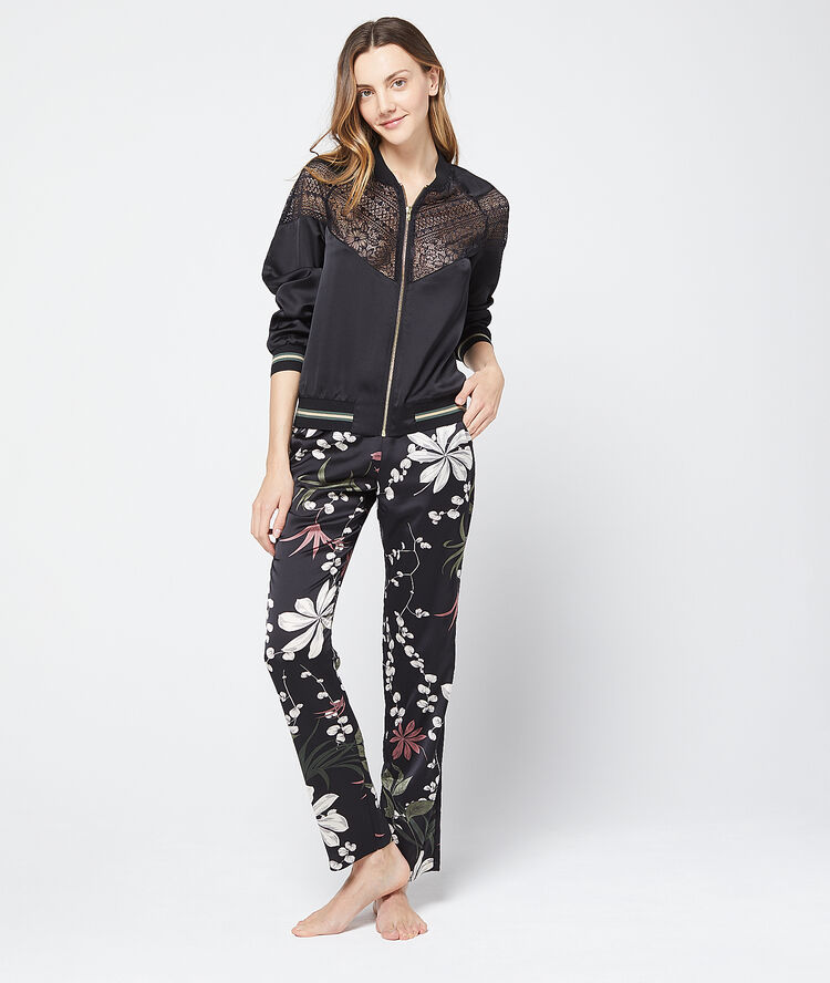 Chaqueta tipo bomber motivos de encaje negro.