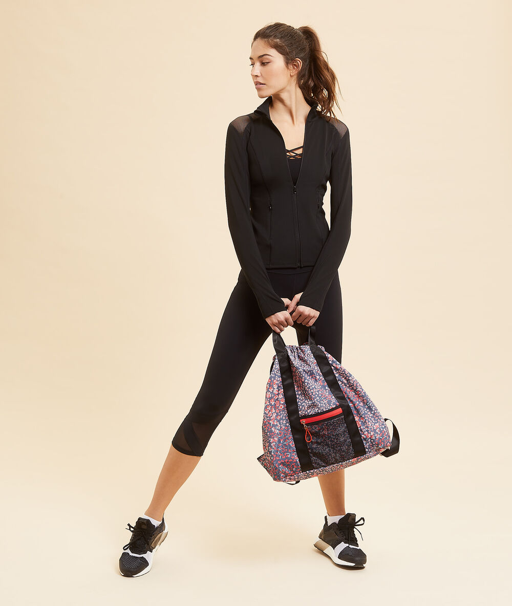 Mochila deportiva estampada coral.