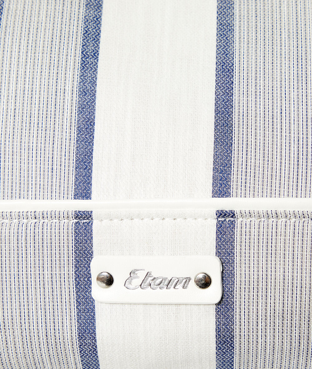 Neceser estampado de rayas blancoo.