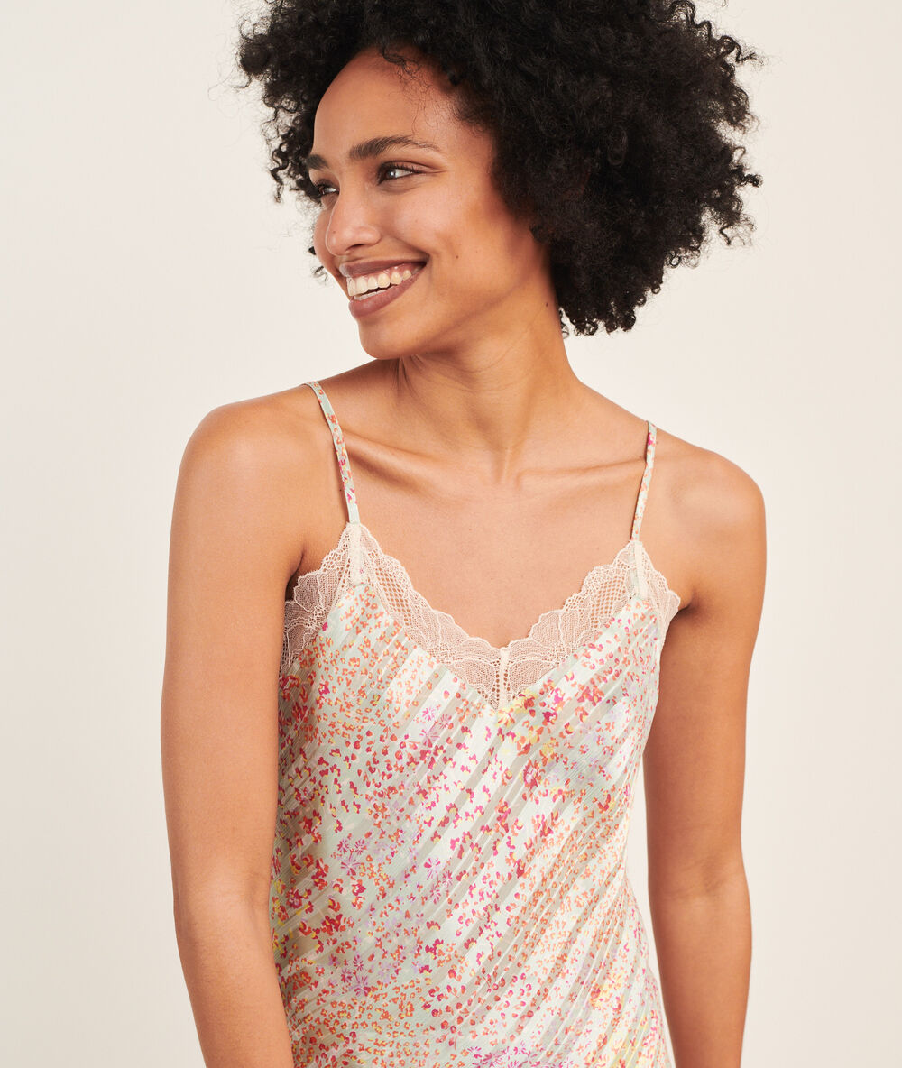 Top estampado floral multicolor.