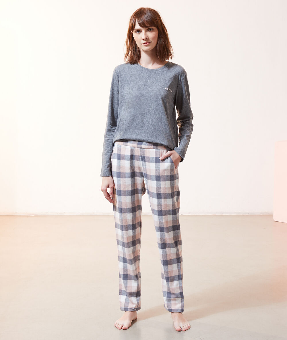 Pyjama 3 pièces, veste micropolaire rose.