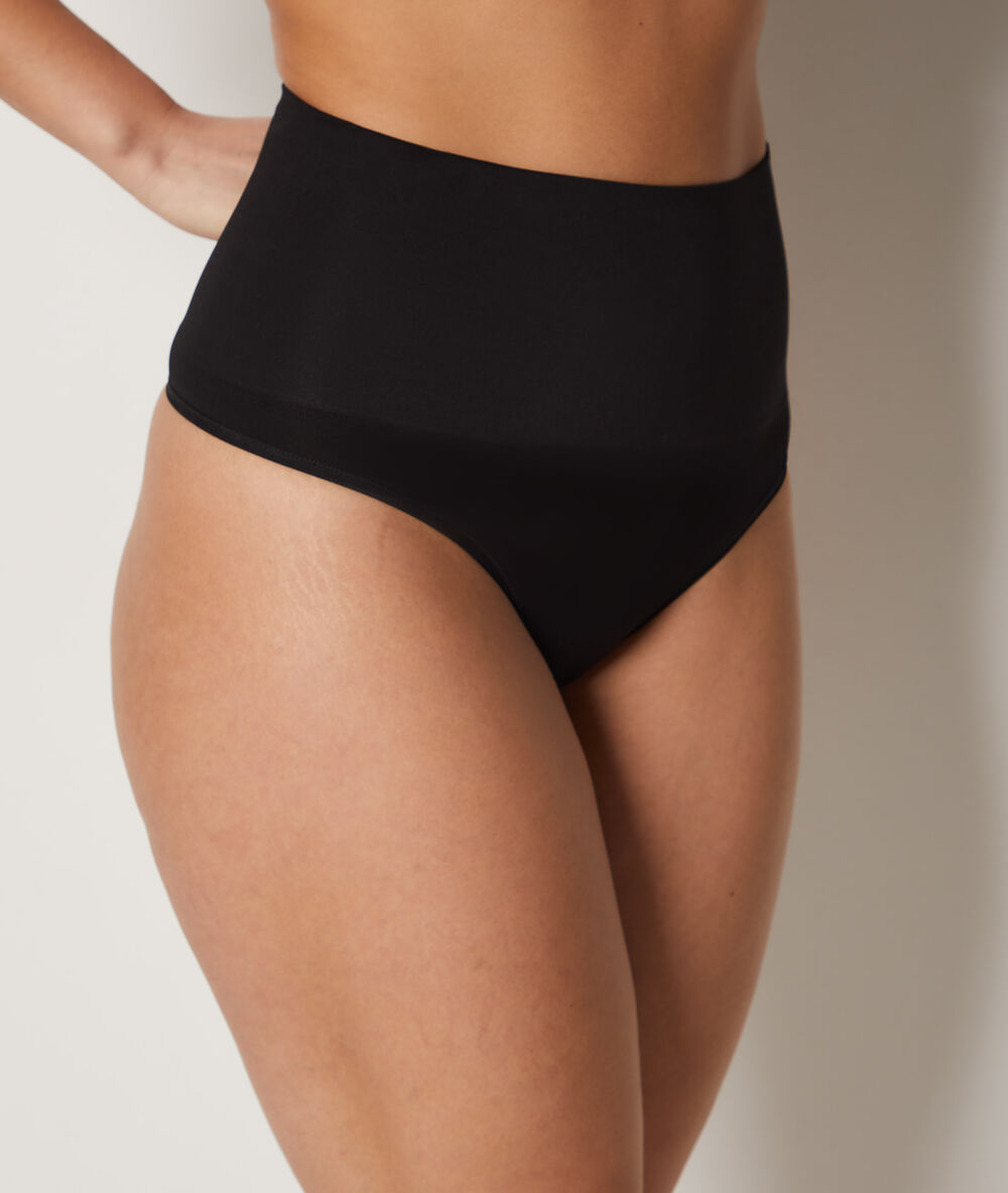 Tanga de talle alto. sujeción media negro.