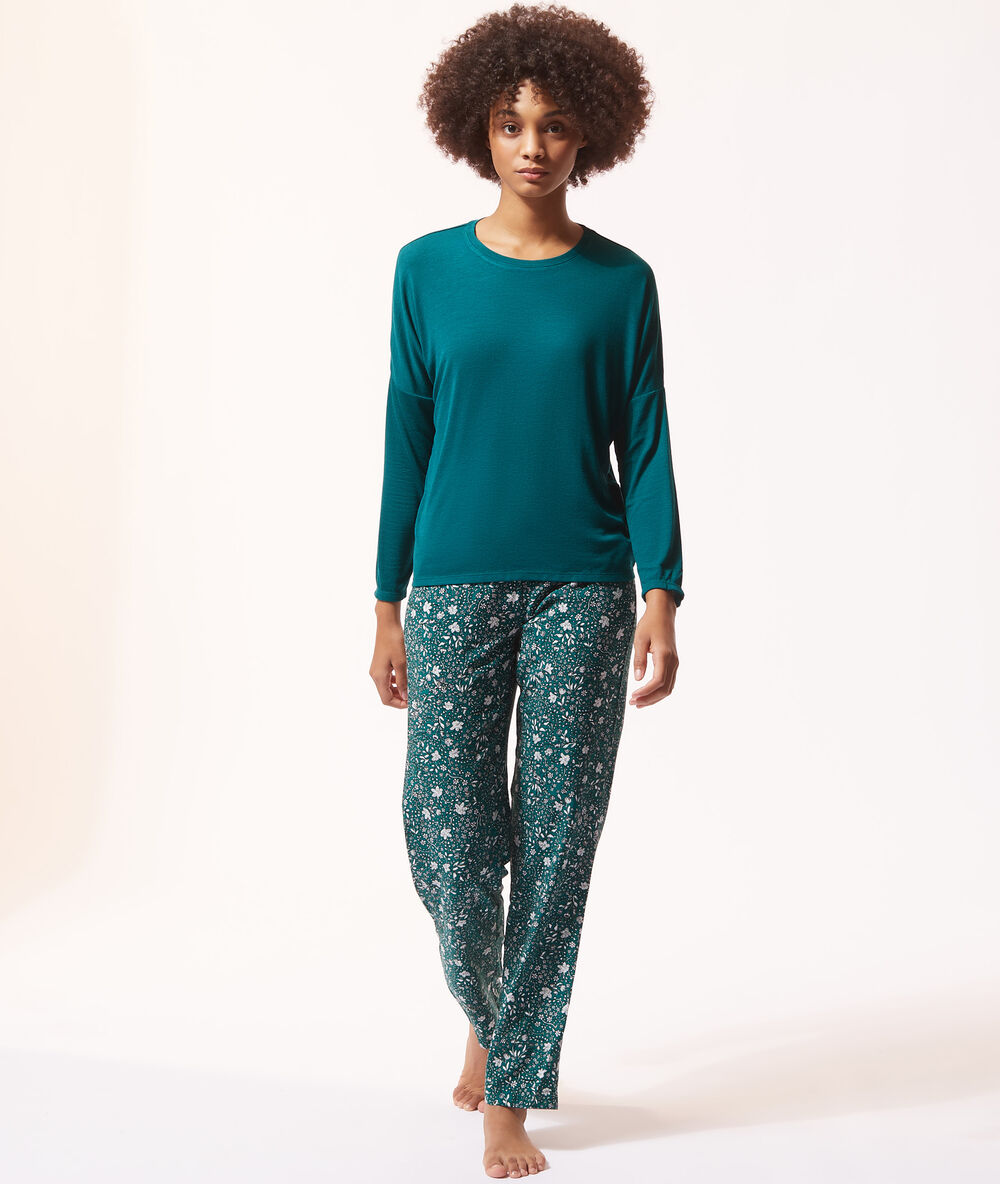 Pantalón pijama estampado verde.