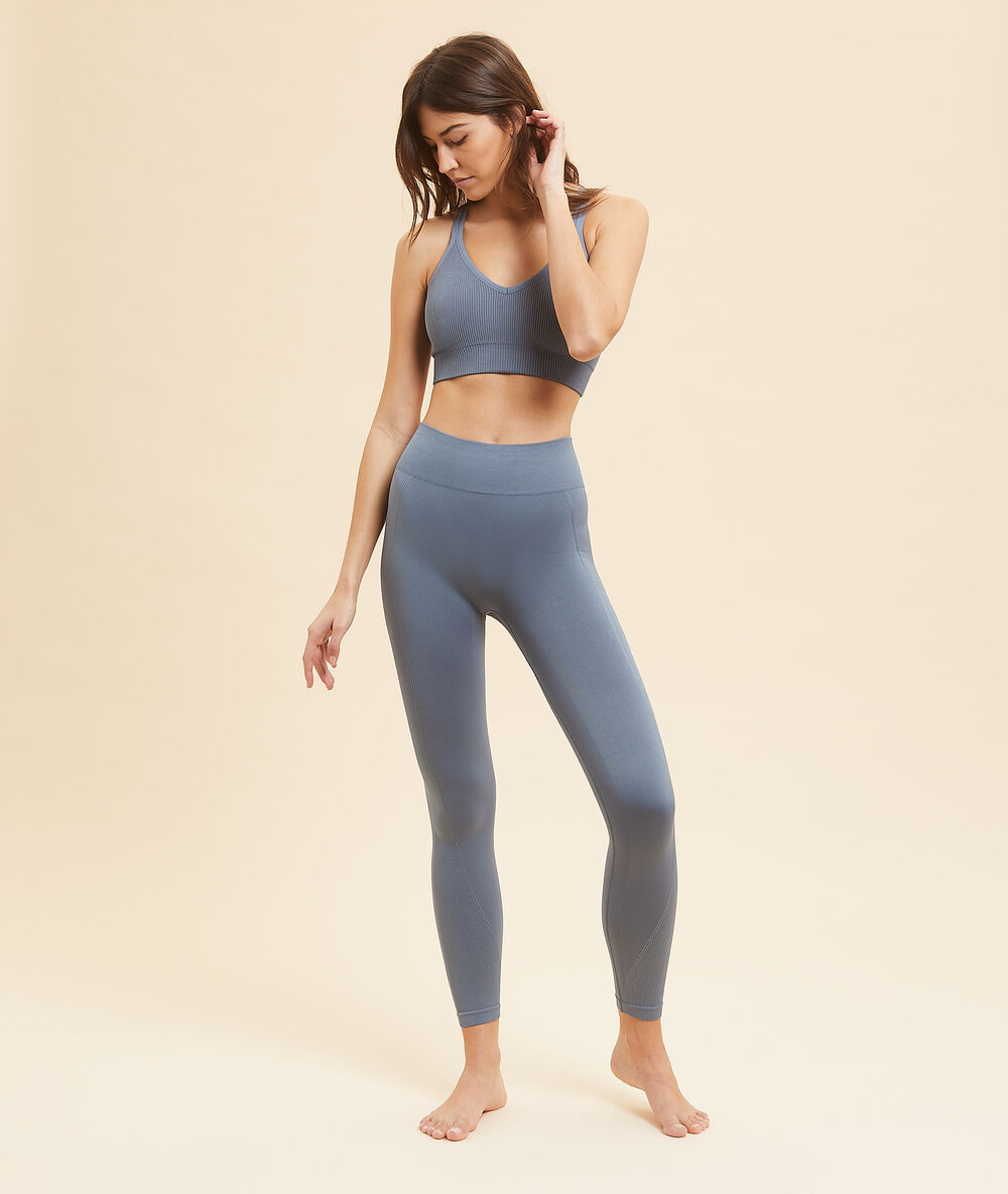 Leggings de yoga azul.