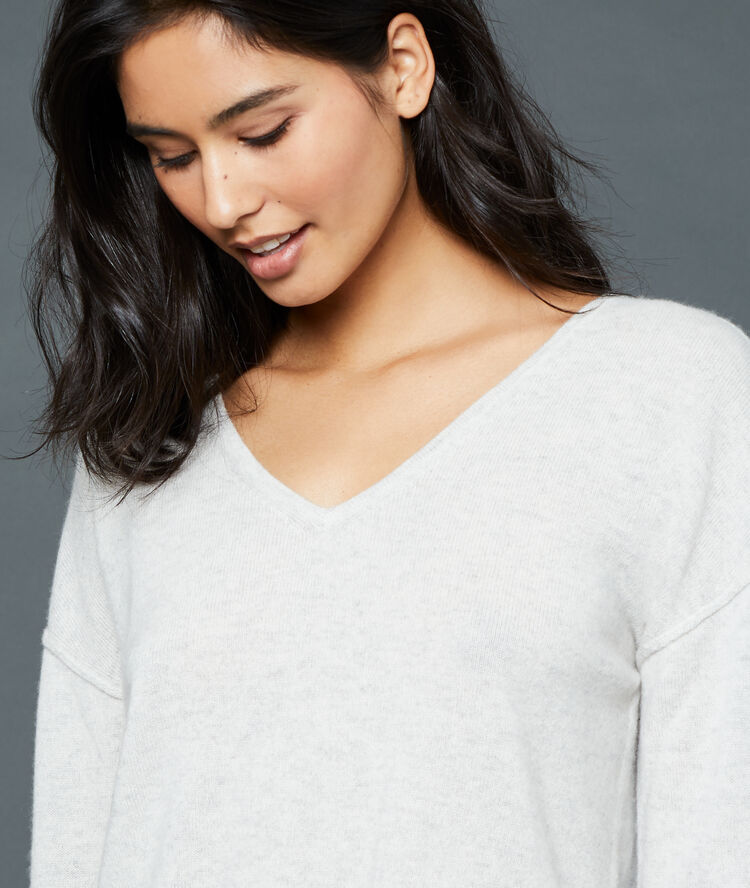 Jersey escote en v cachemir c.gris perla.