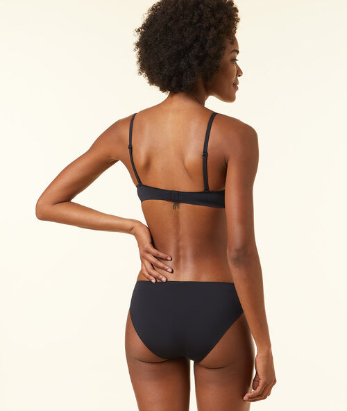 Braguita de microfibra negro.