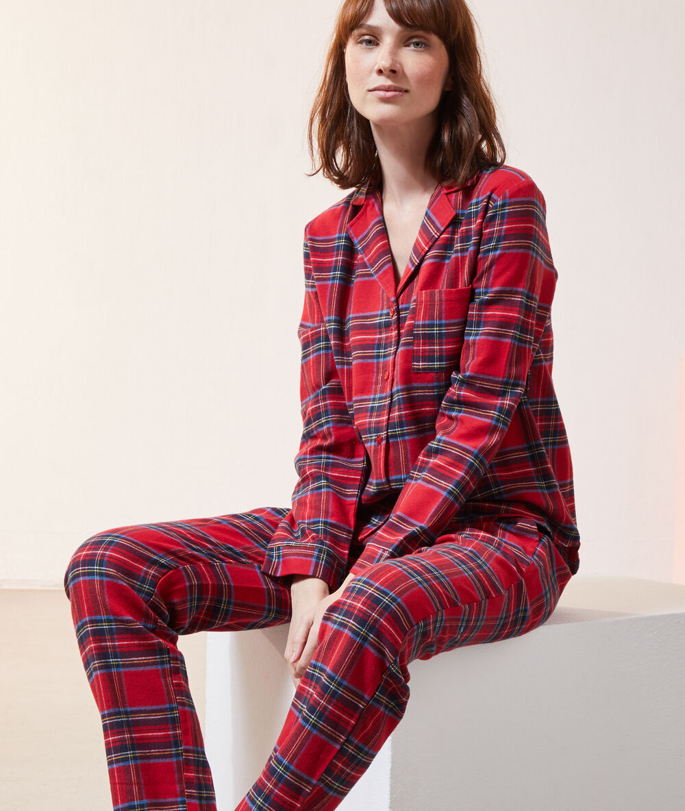 Pantalón estampado de cuadros rojo.