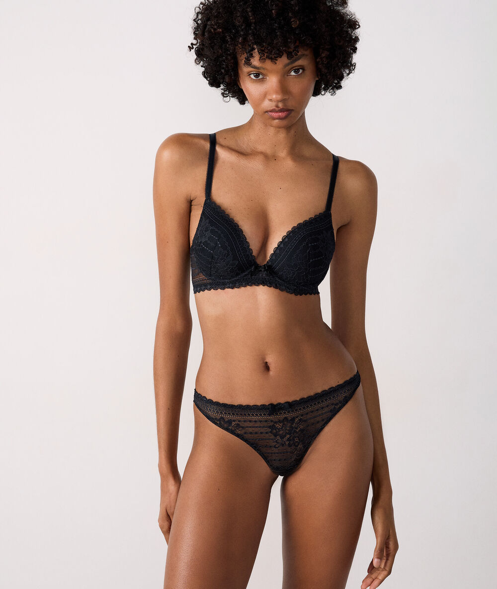 Sujetador push up escotado de encaje. copa b-c negro.