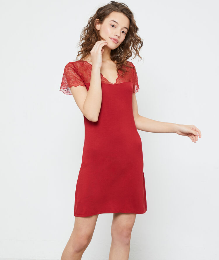 Camisón con motivos de encaje rojo teja.