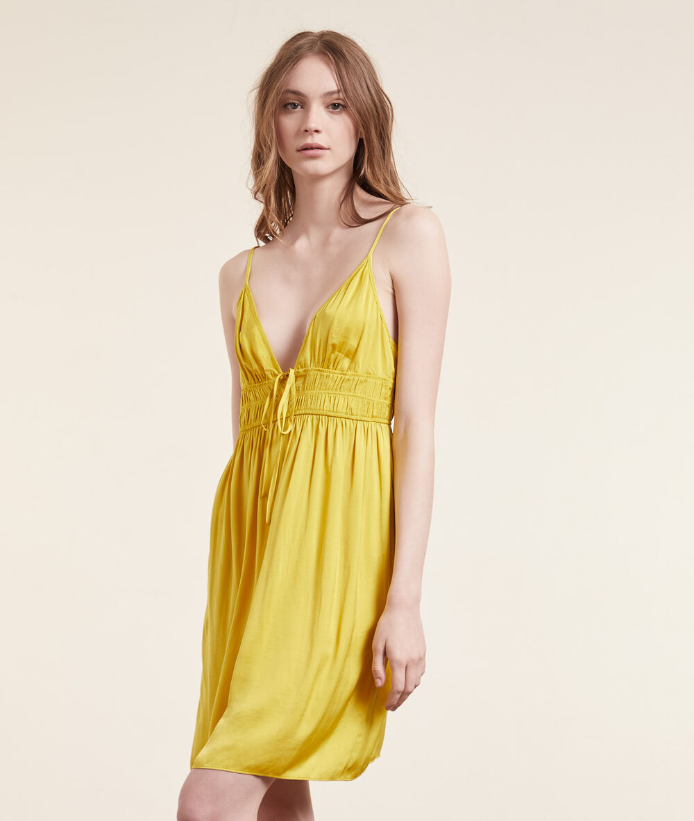 Camisón tirantes amarillo.