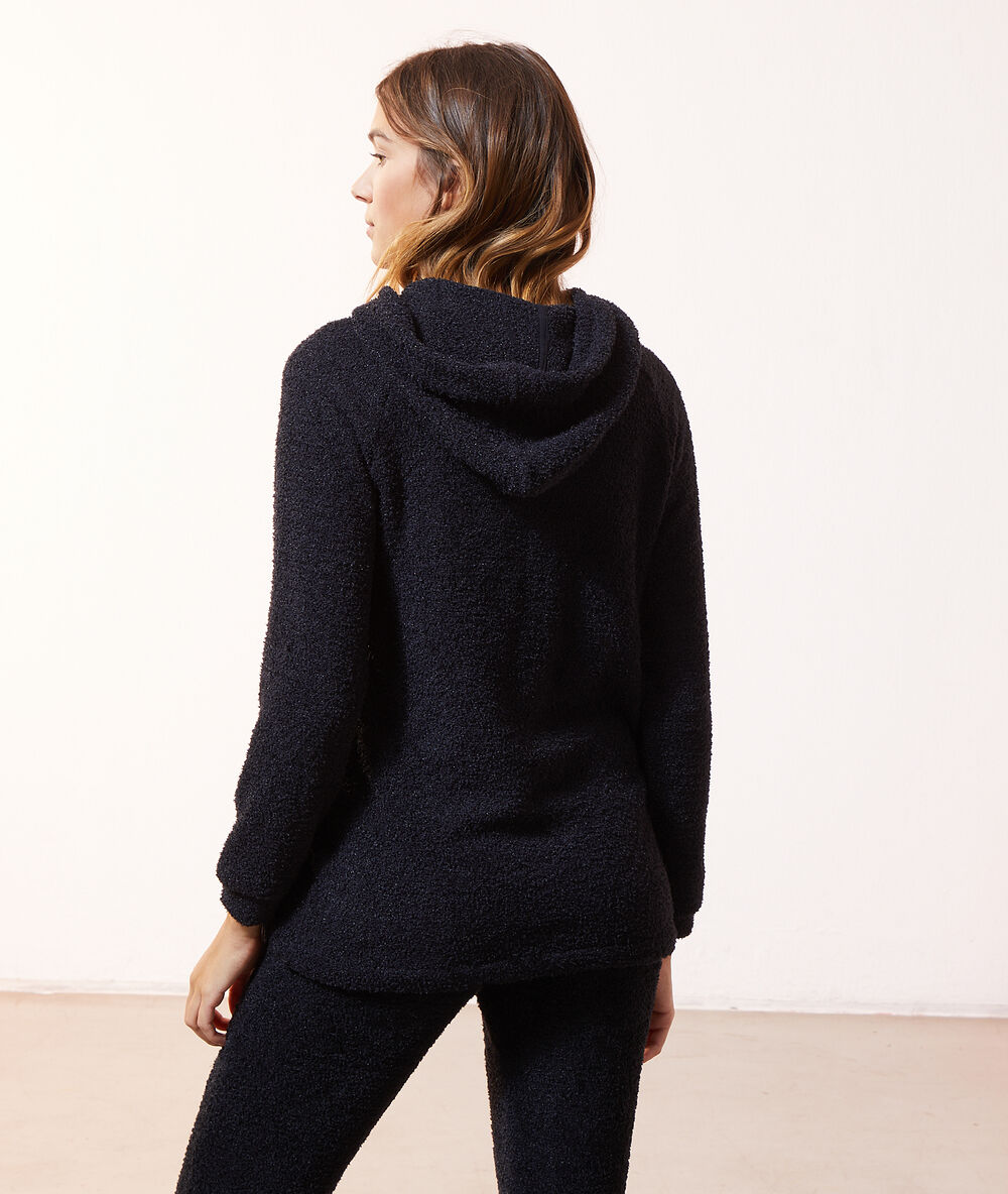 Sudadera con capucha negro.
