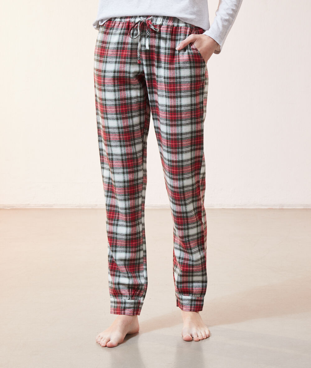 Pijama 3 piezas 'need more sleep' rojo.