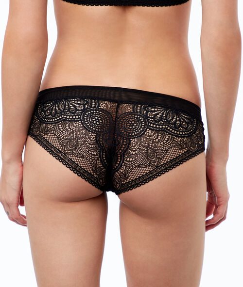 Culote de encaje negro.