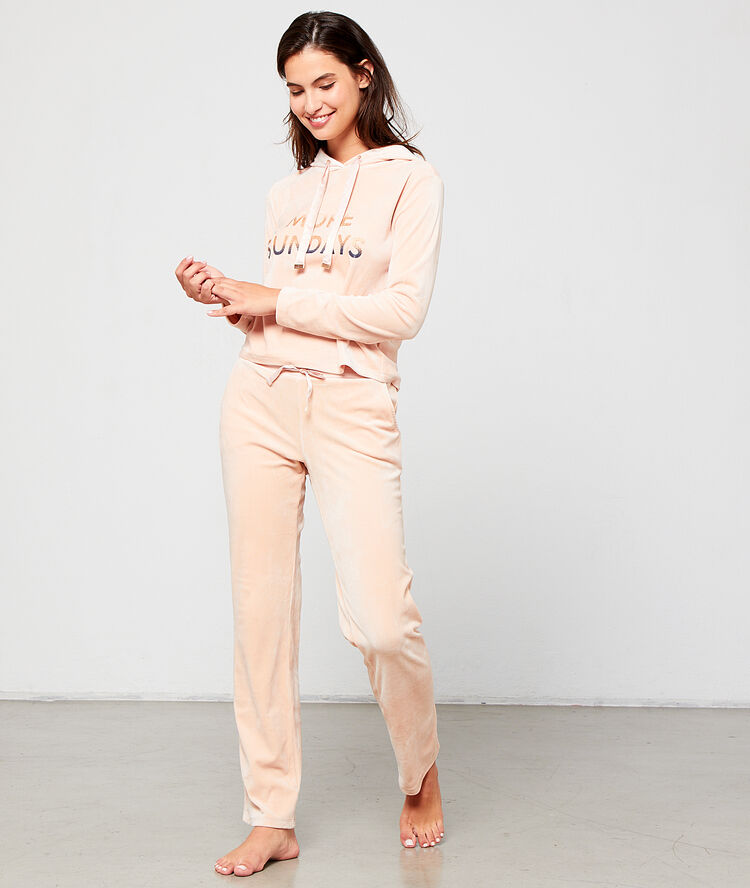 Pantalón liso rosa.