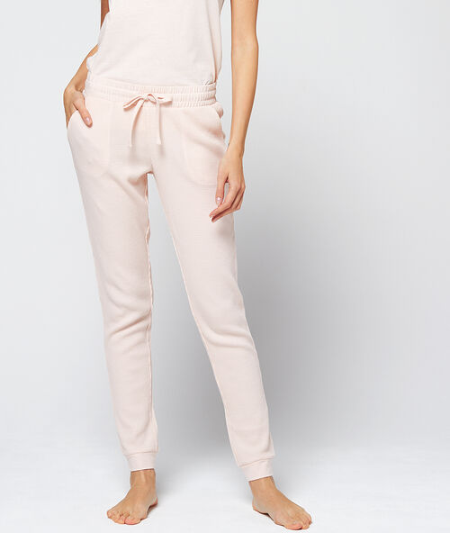 Pantal&oacute;n jogging rosa.