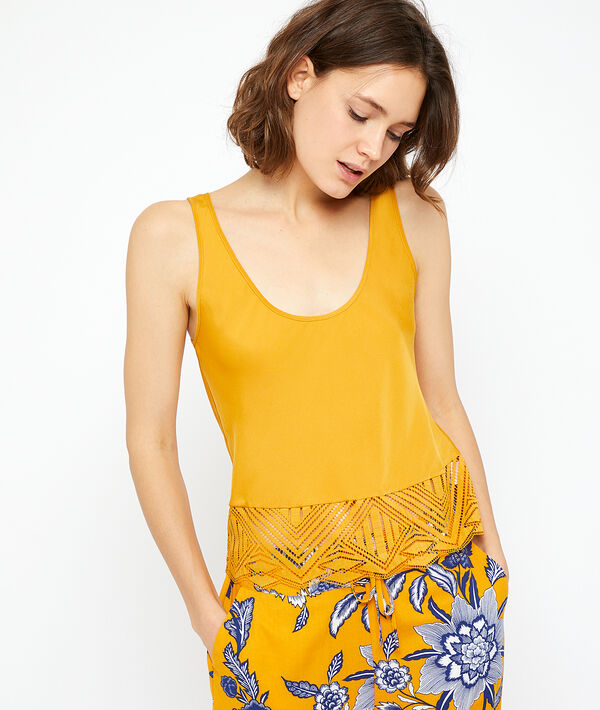 Top con motivos de encaje Top con motivos de encaje;${refinementColor}
