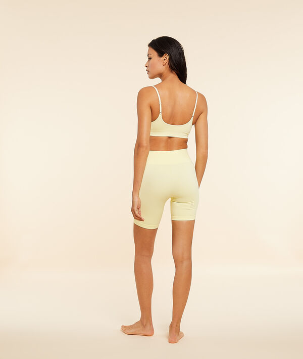 Top de yoga, sujeción media Top de yoga, sujeción media;${refinementColor}