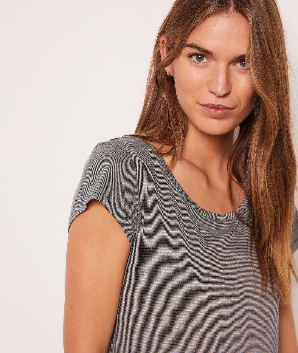 Camisón con motivos de encaje c.gris.
