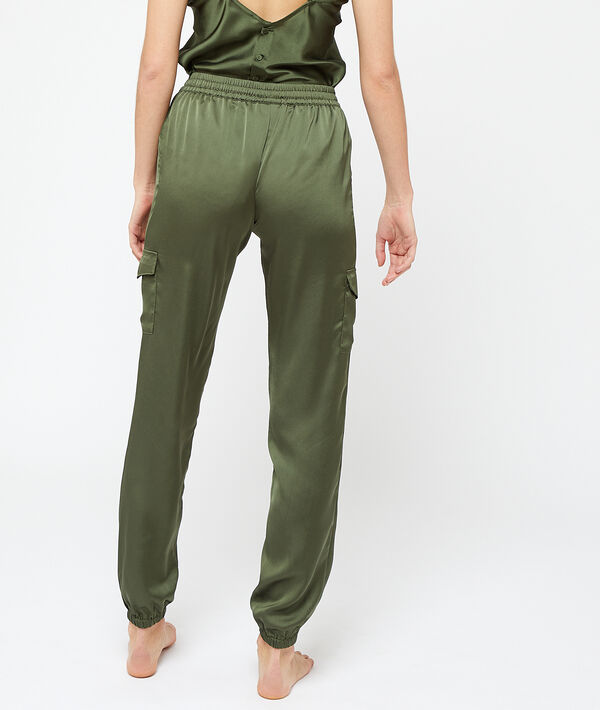 Pantalón pijama de satén, estilo cargo Pantalón pijama de satén, estilo cargo;${refinementColor}