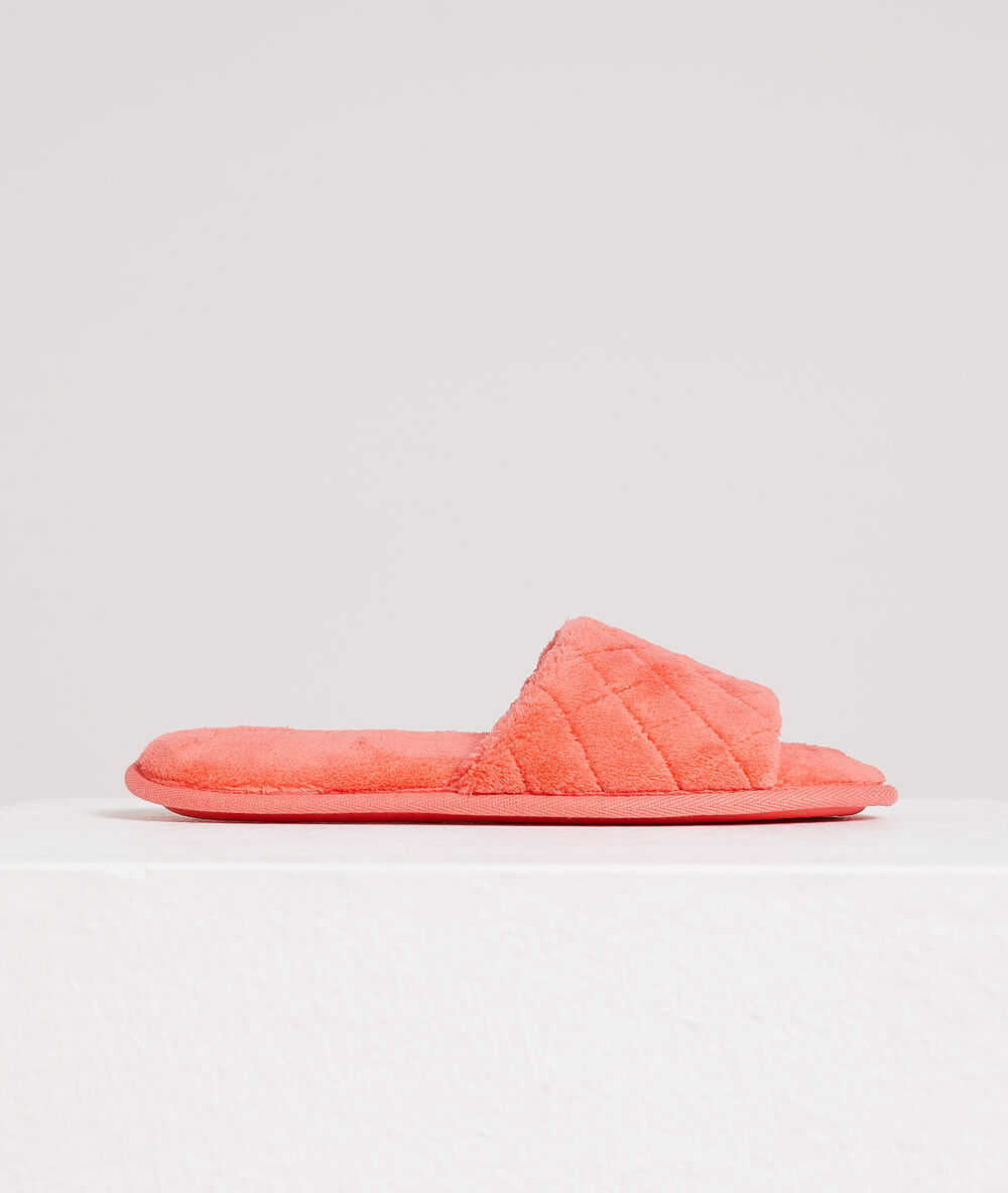 Zapatillas acolchadas rosa.
