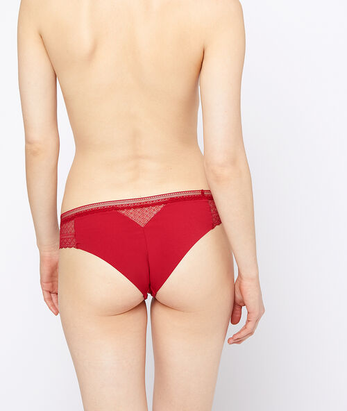 Braguita brasileña de microfibra y encaje rojo.