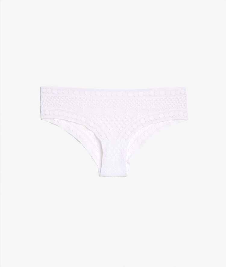 Braguita brasileña de encaje blanco.