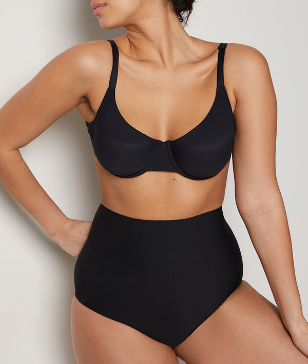 Braguita talle alto, sujeción fuerte Braguita talle alto, sujeción fuerte;${refinementColor}