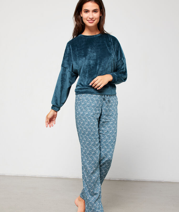 Sudadera de terciopelo turquesa.