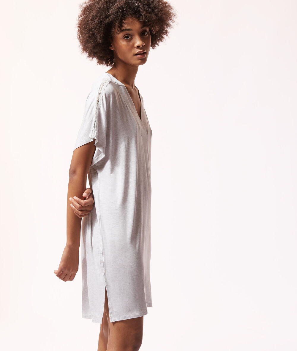 Camisón con motivos de encaje c.gris.